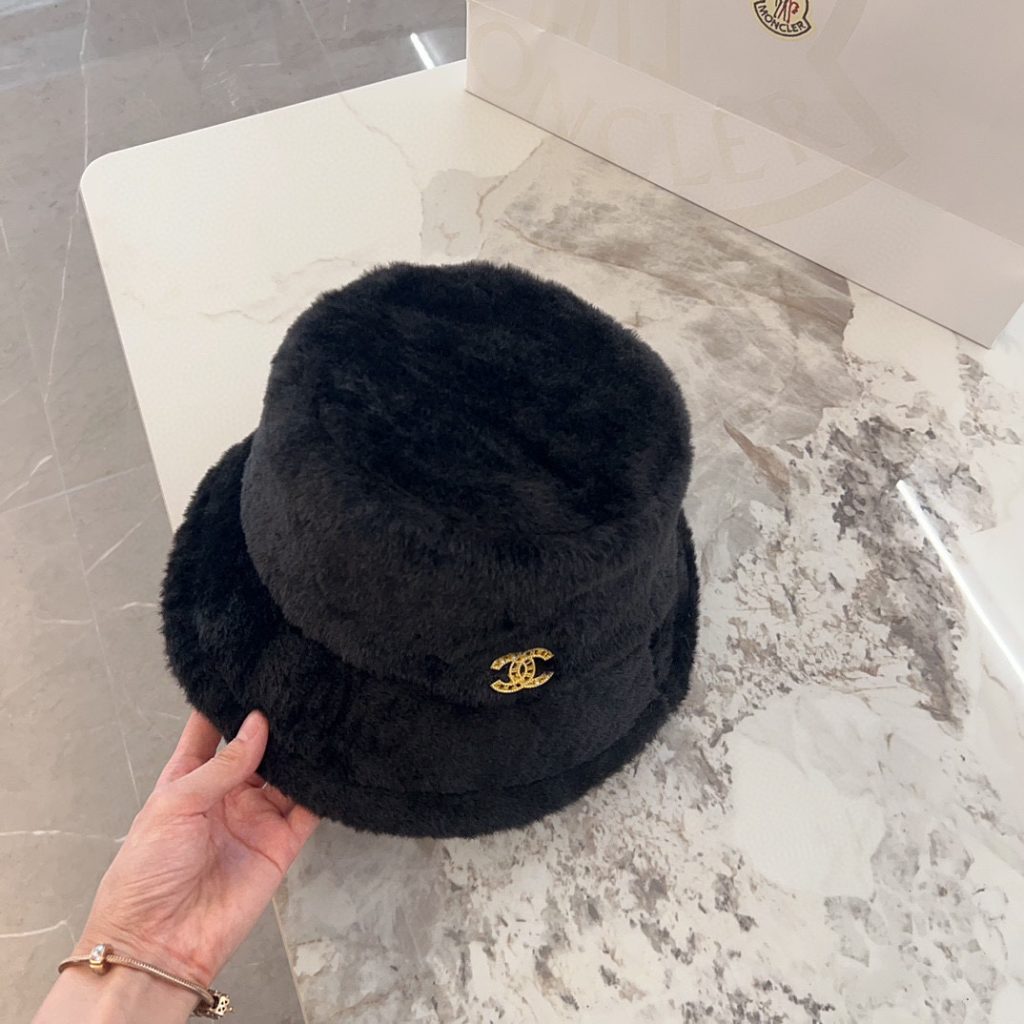 CHANEL  2024 Autumn/Winter Chanel-Style Plush Bucket Hat-Black