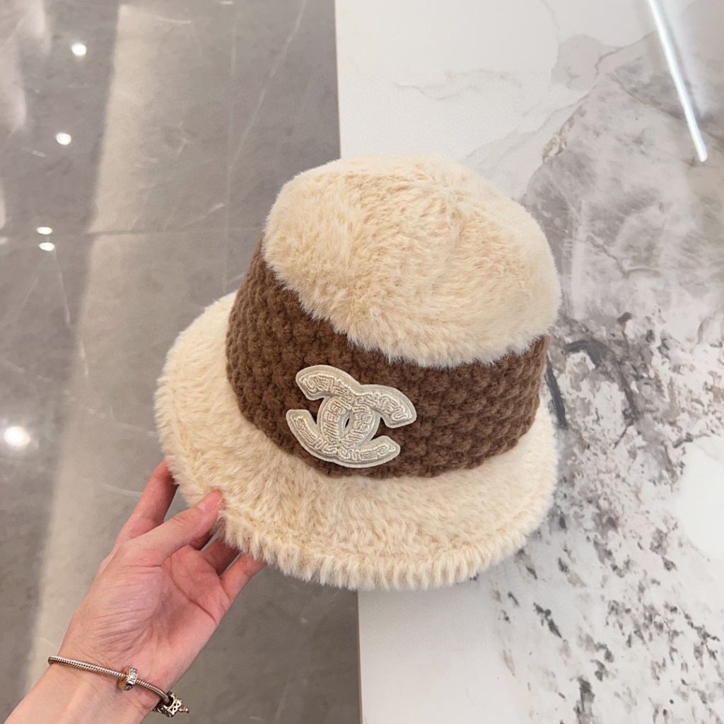 CHANEL 2024 Autumn/Winter Two-Tone Chanel-Style Designer Bucket Hat – Beige and Brown