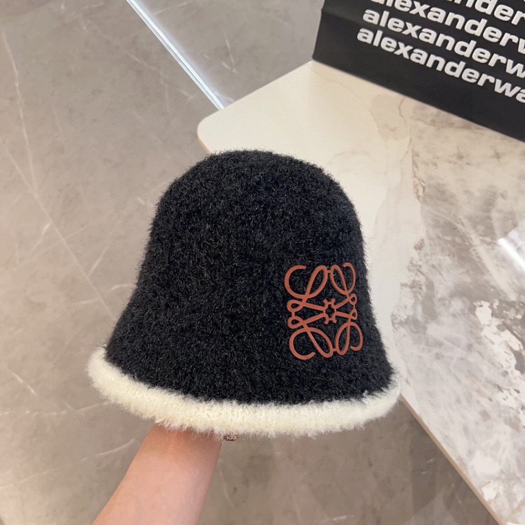 LOEWE 2024 Autumn/Winter New Arrival Color-Block Plush Fisherman Hat