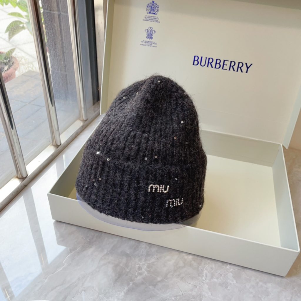 MIU MIU  Winter Knit Hat – Black