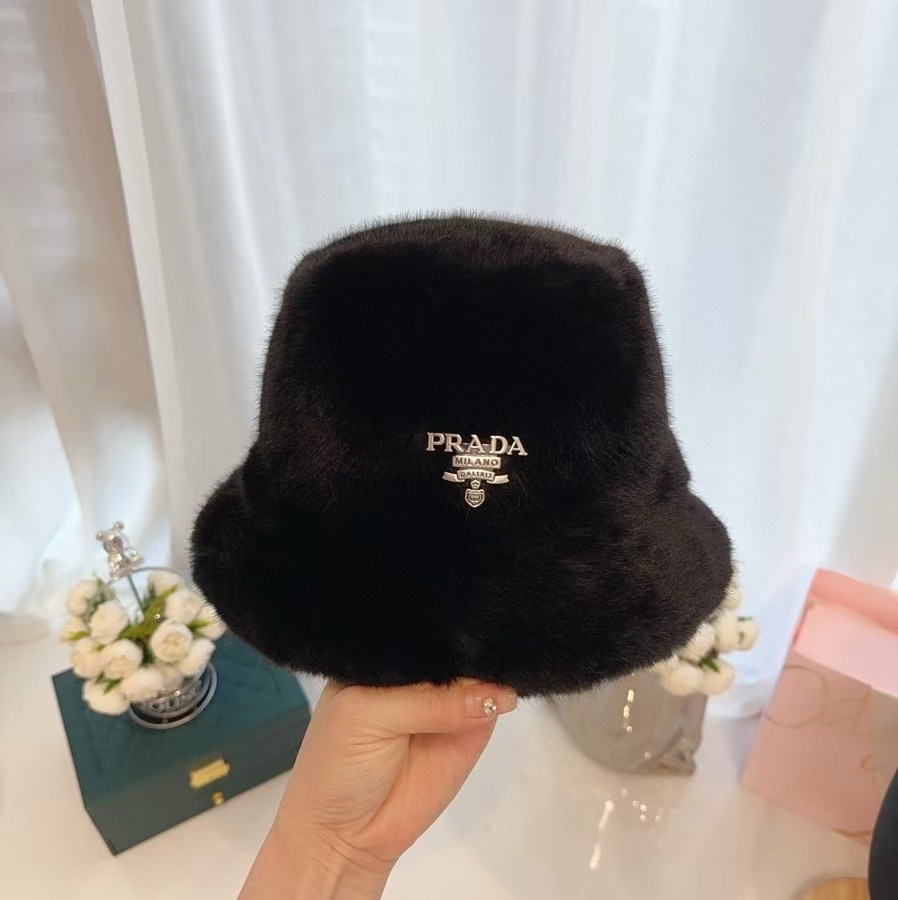 Prada Premium Fisherman Hat! Luxuriously Custom-Made with Mink Fur, Featuring a Fluffy Texture—Perfect for Winter!