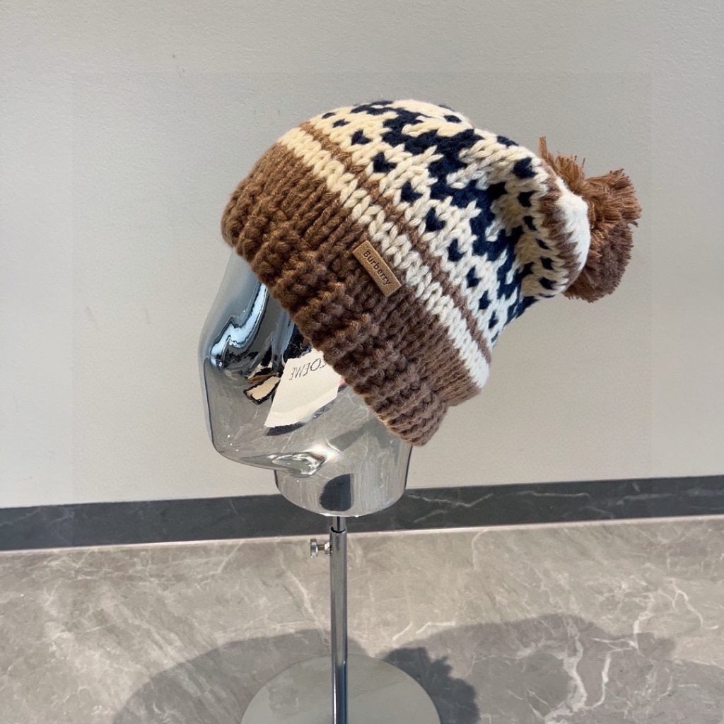 Burberry New Knit Hat, Autumn-Winter Warmth, Cozy and Stylish