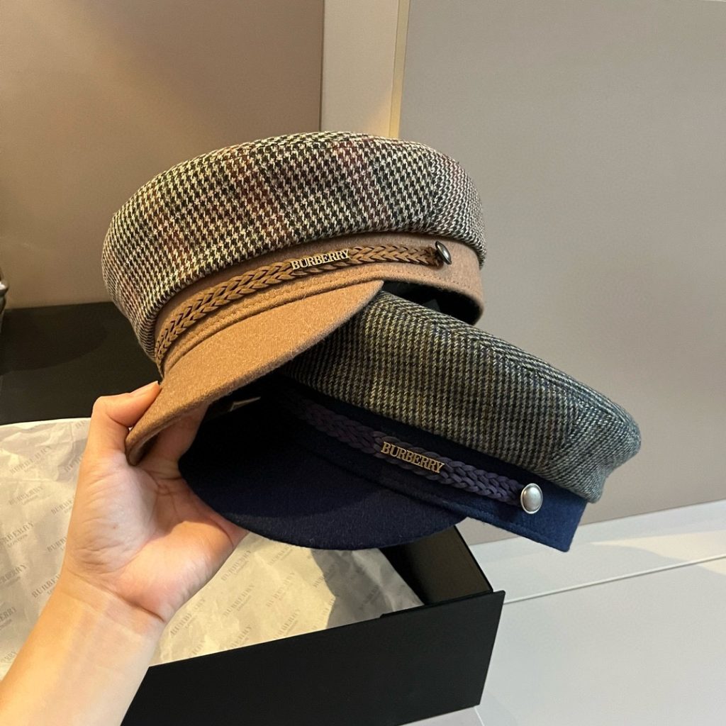 Burberry New Military Cap, Wool Tweed Fabric, Classic Checkered Design, Head Circumference 57cm