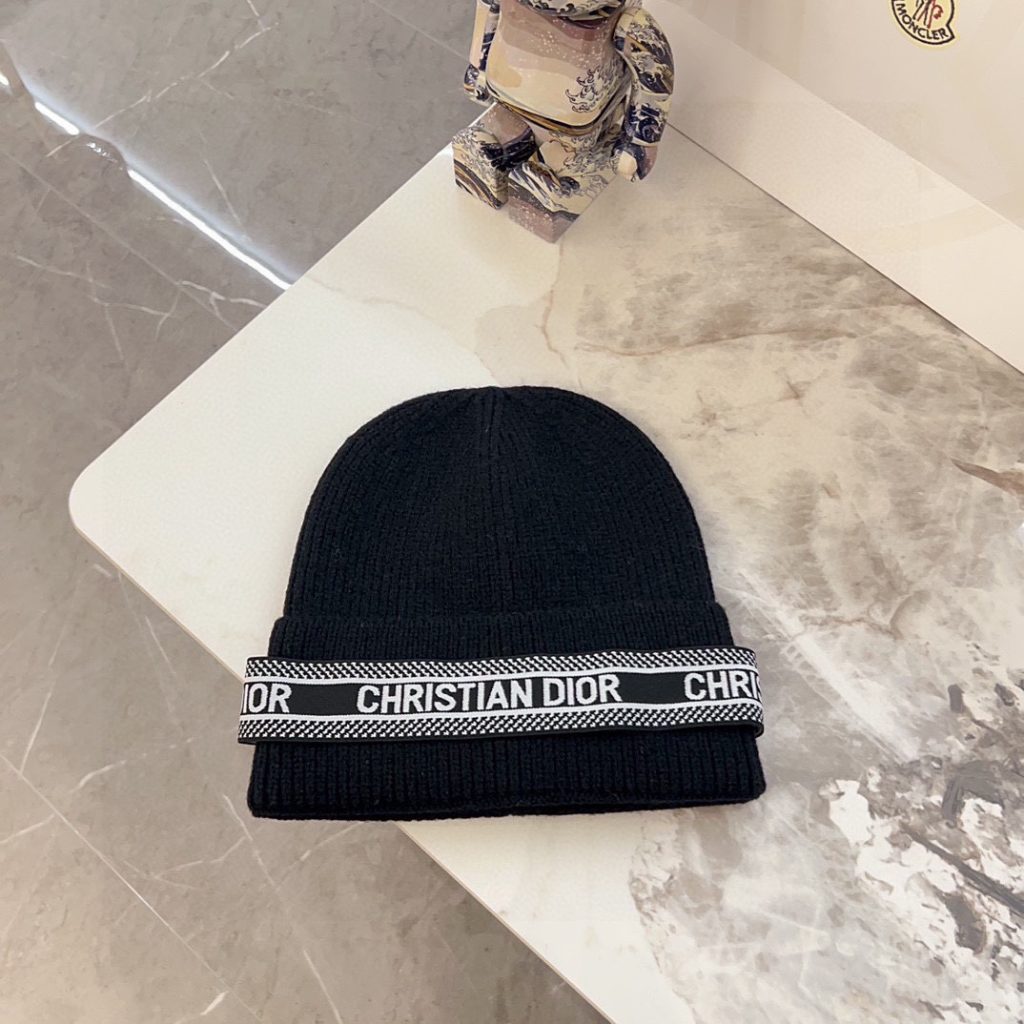 Dior 2024 Early Autumn Ribbon Knit Beanie, Plush Material, Highly Versatile and Stylish