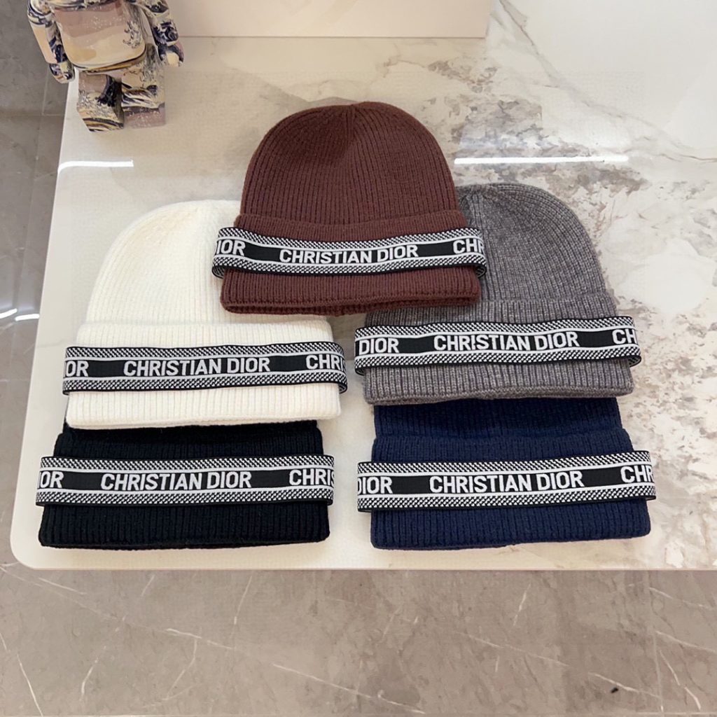 Dior 2024 Early Autumn Ribbon Knit Beanie, Plush Material, Highly Versatile and Stylish