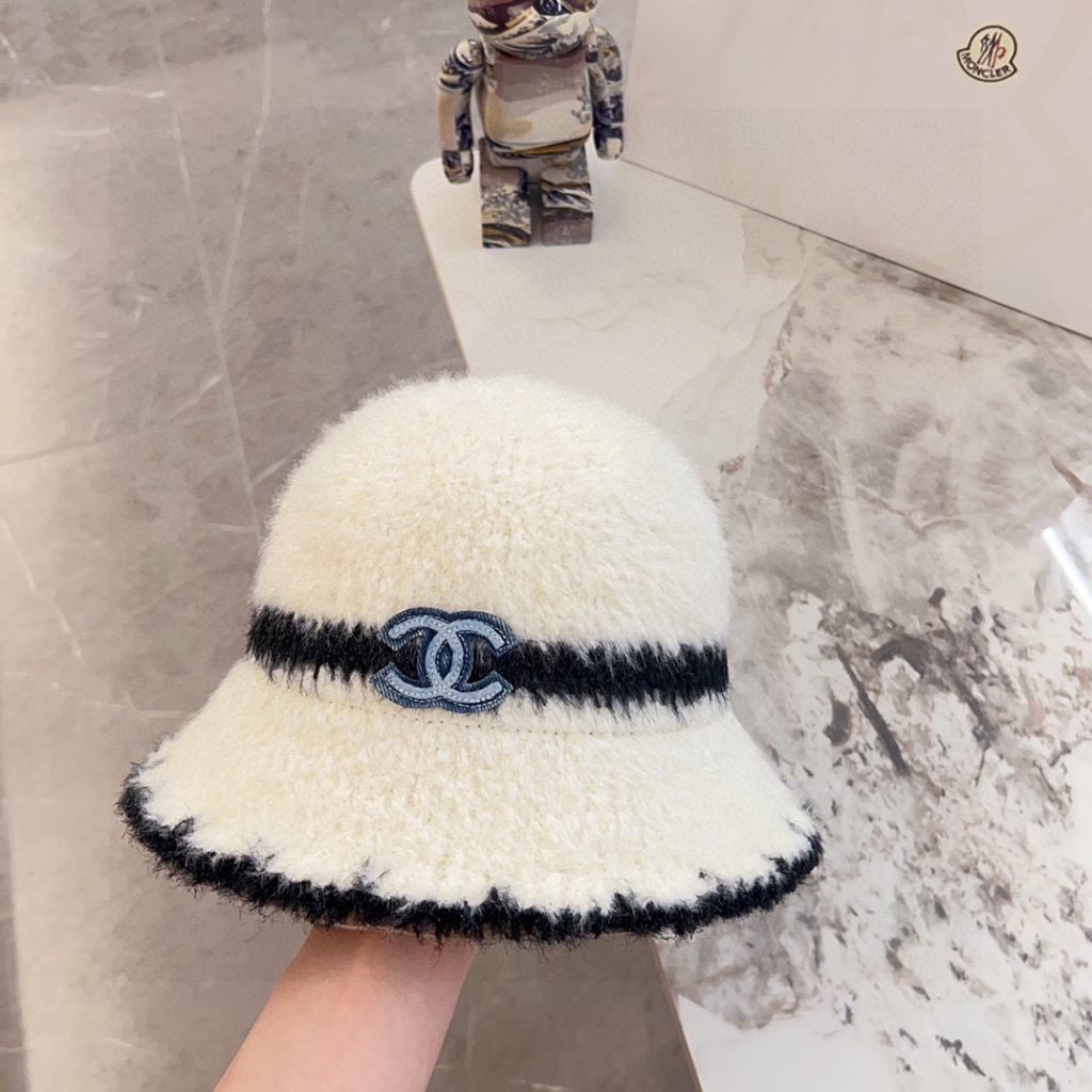 CHANEL 2024 Early Autumn New Chanel-Style Color-Block Plush Fisherman Hat   Versatile and Elegant with a Premium Feel