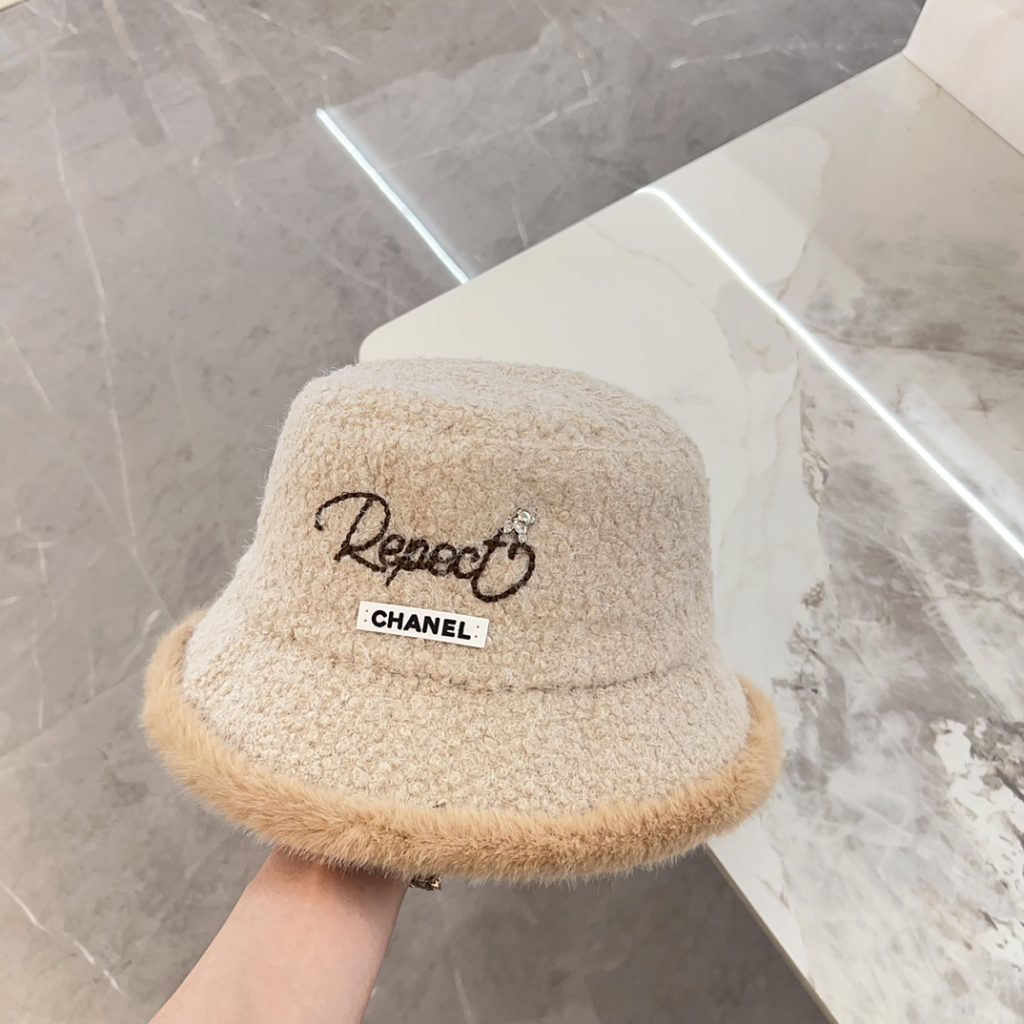 CHANEL 2024 Autumn and Winter Chanel-Style Embroidered Plush Fisherman Hat   Classic, Versatile, and Casual – Stylish and Beautiful!