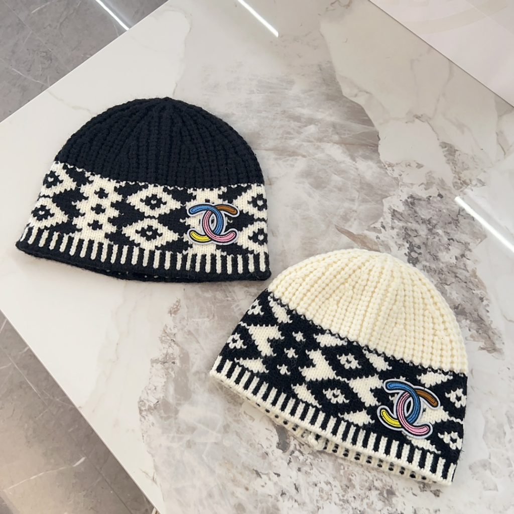 CHANEL 2024 Autumn and Winter New Chanel-Style Knitted Beanie, Vintage Design