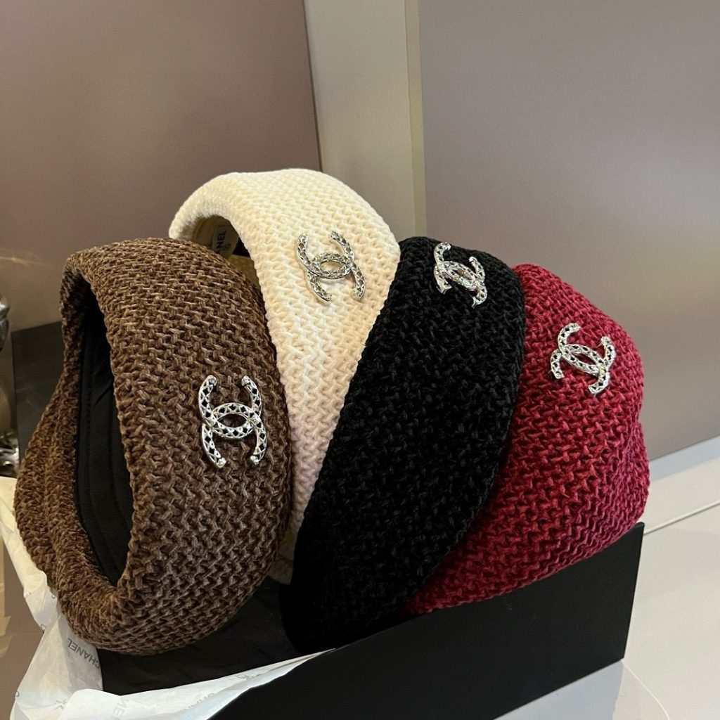 CHANEL New Beret, Painter’s Hat, Hand-Crocheted Knit Fabric, Head Circumference 57cm, Versatile for All Seasons