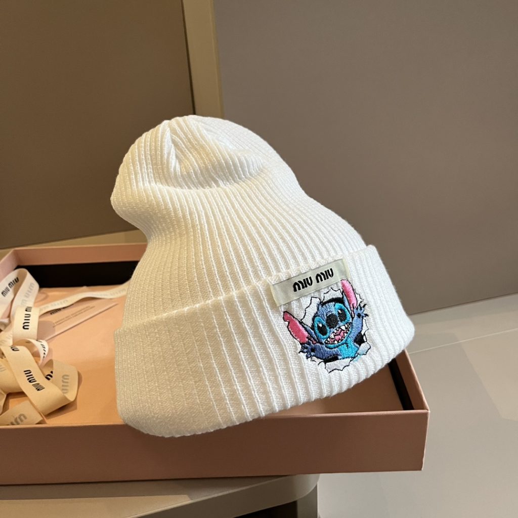 MIU MIU 2024 Autumn and Winter New Knitted Beanie, Kids’ Version, Suitable for Head Circumference 50-54cm