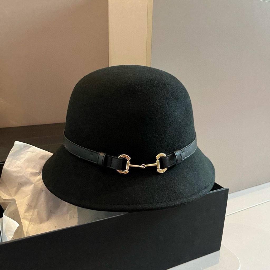 Gucci Wool Bucket Hat, Classic Horsebit Detail, 2021 Autumn and Winter New Arrival, 100% Wool Fabric, Approx. 57cm Head Circumference