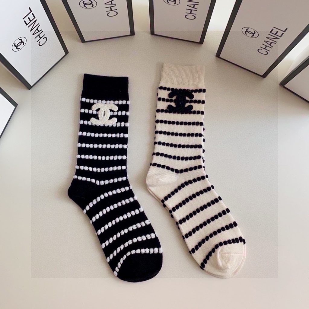 Chanel trendy cashmere mid-length socks