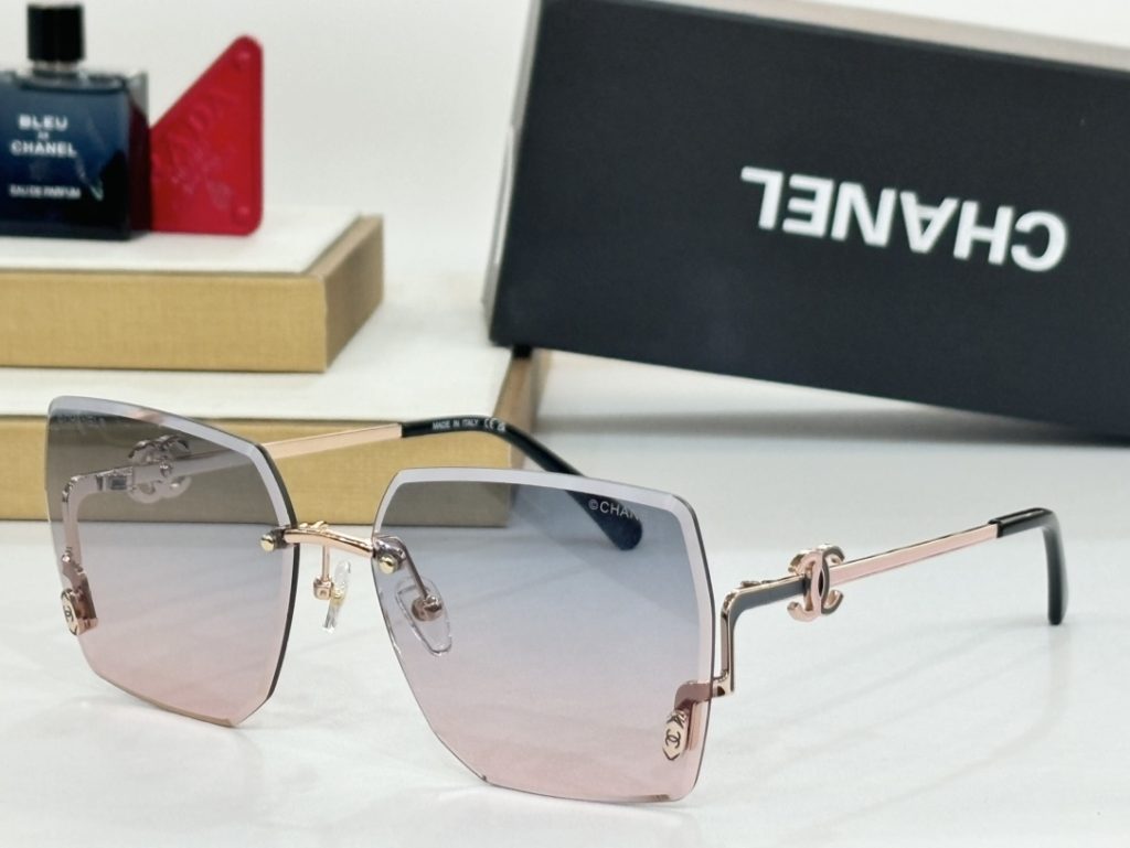 Chanel Sunglasses MODEL：ch6062