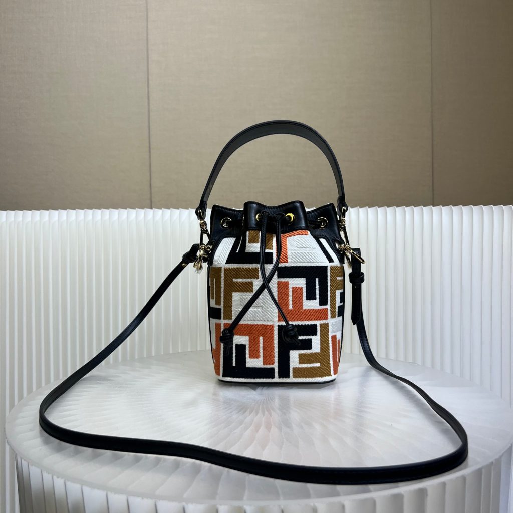 Fendi Mon Tresor Small Bucket Bag