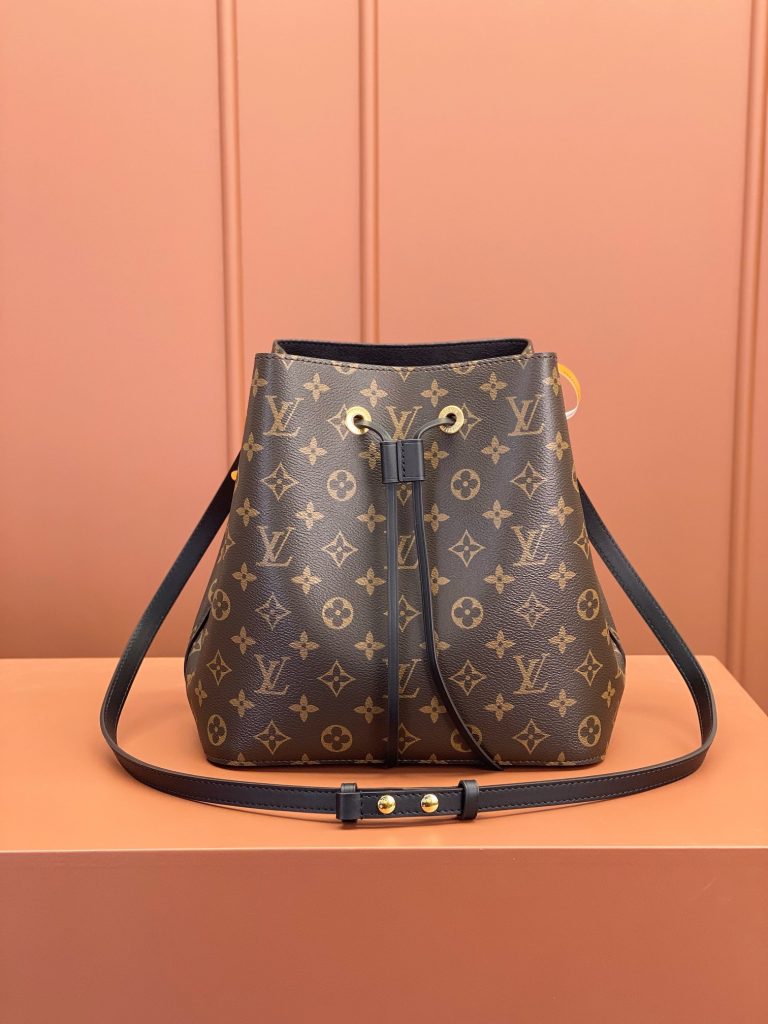 Louis Vuitton NÉONOÉ Medium Handbag