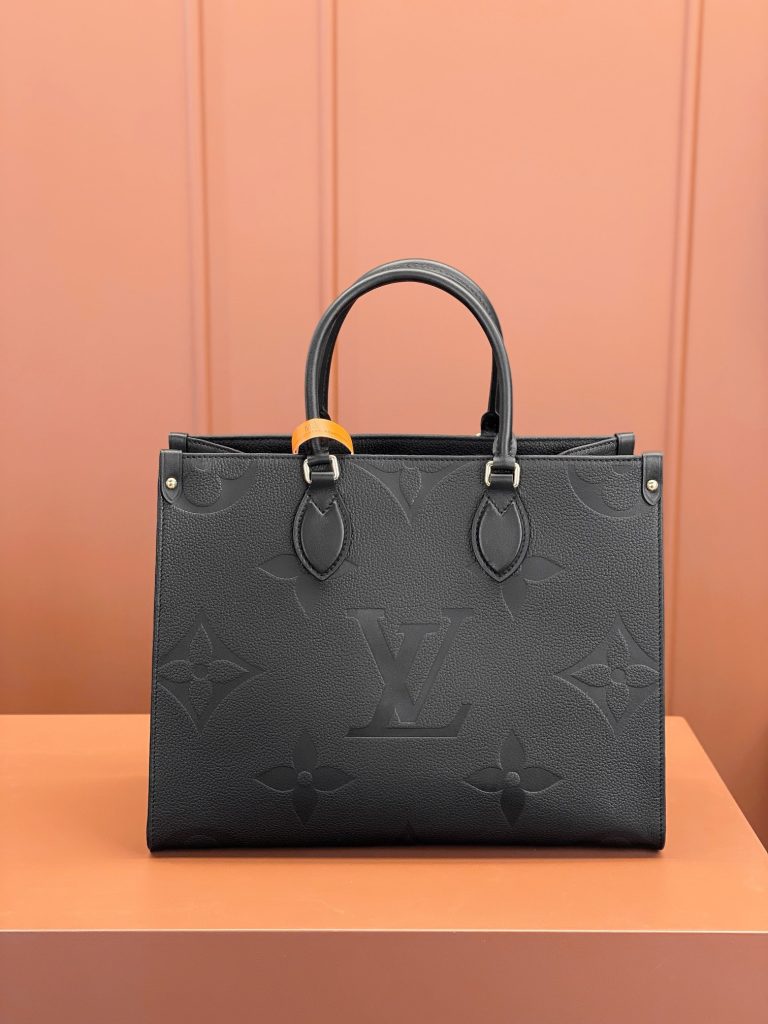 Louis Vuitton ONTHEGO Medium Tote Bag