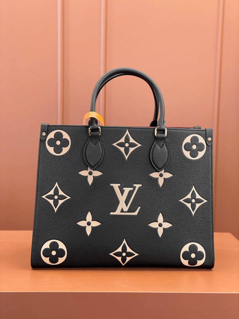 Louis Vuitton ONTHEGO Medium Tote Bag