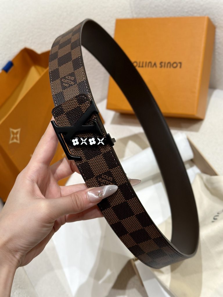 Louis Vuitton New Men’s Reversible Belt