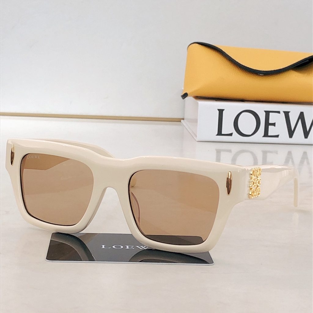 Loewe Sunglasses MODEL: LW5098S