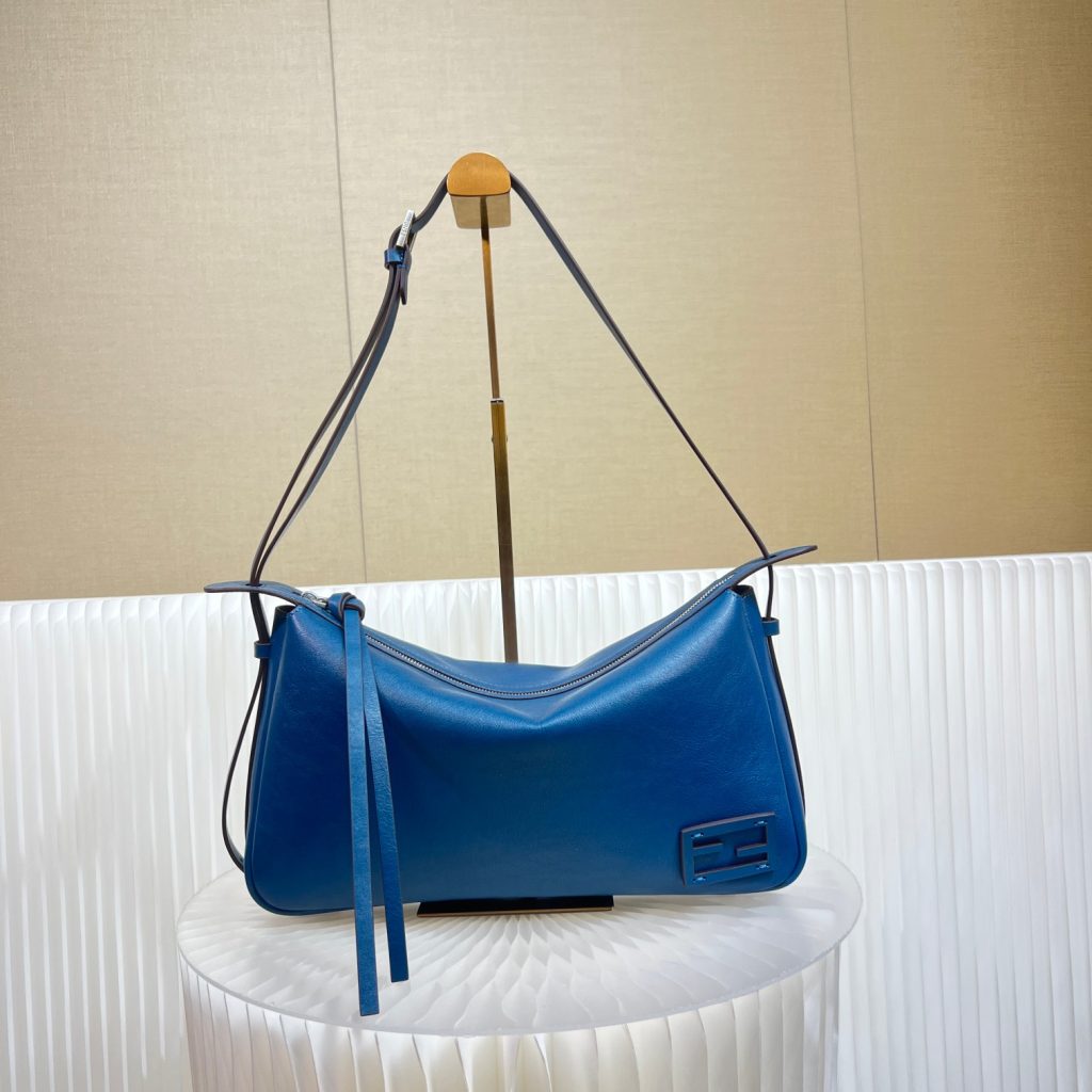 Fendi Simply runway style in blue