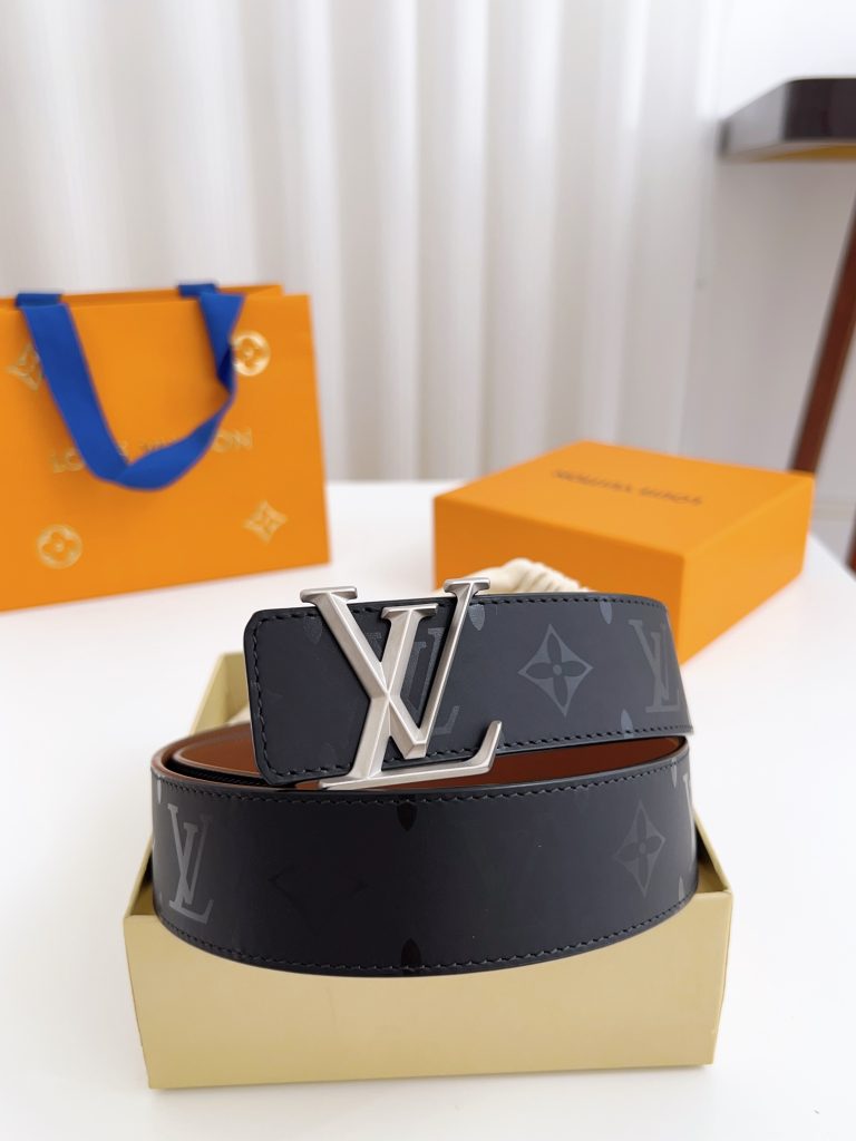 Louis Vuitton New Men’s Reversible Belt