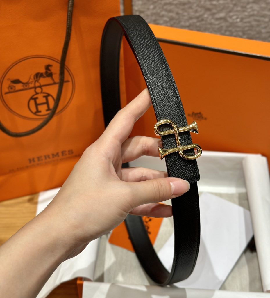 Hermès New Women’s Belt with Palladium-Plated Metal Buckle, Double-Sided Swift & Epsom Calf Leather Strap