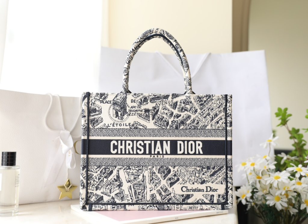 Dior Tote – Paris Map