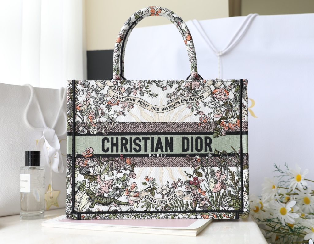 Dior Book Tote – 4 Saisons Automne Soleil Embroidery