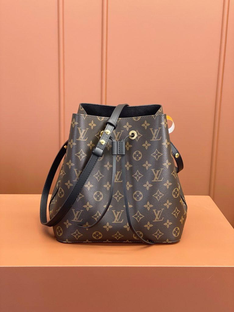 Louis Vuitton NÉONOÉ Medium Handbag