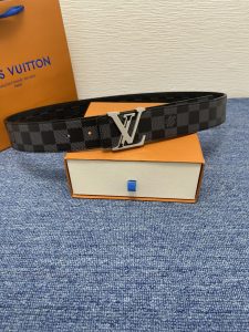 Louis Vuitton New Men’s Reversible Belt