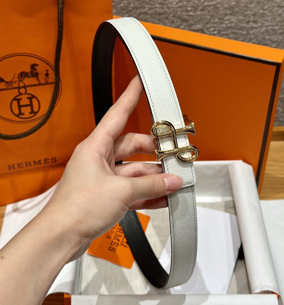 Hermès New Women’s Belt with Palladium-Plated Metal Buckle, Double-Sided Swift & Epsom Calf Leather Strap