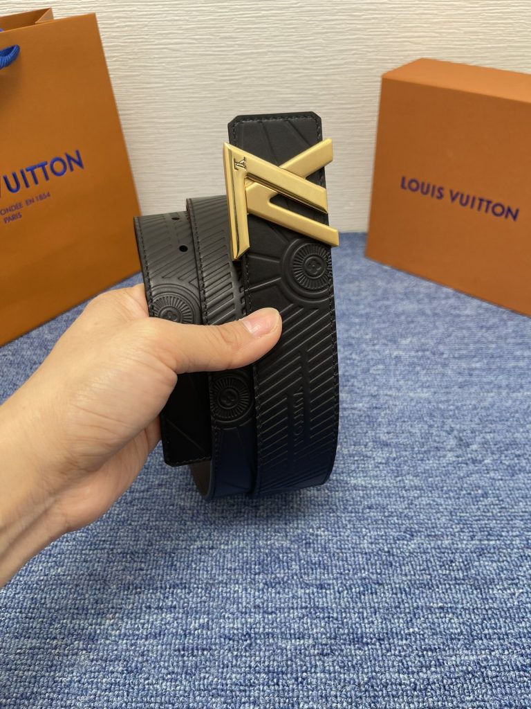 Louis Vuitton New Men’s Reversible Belt