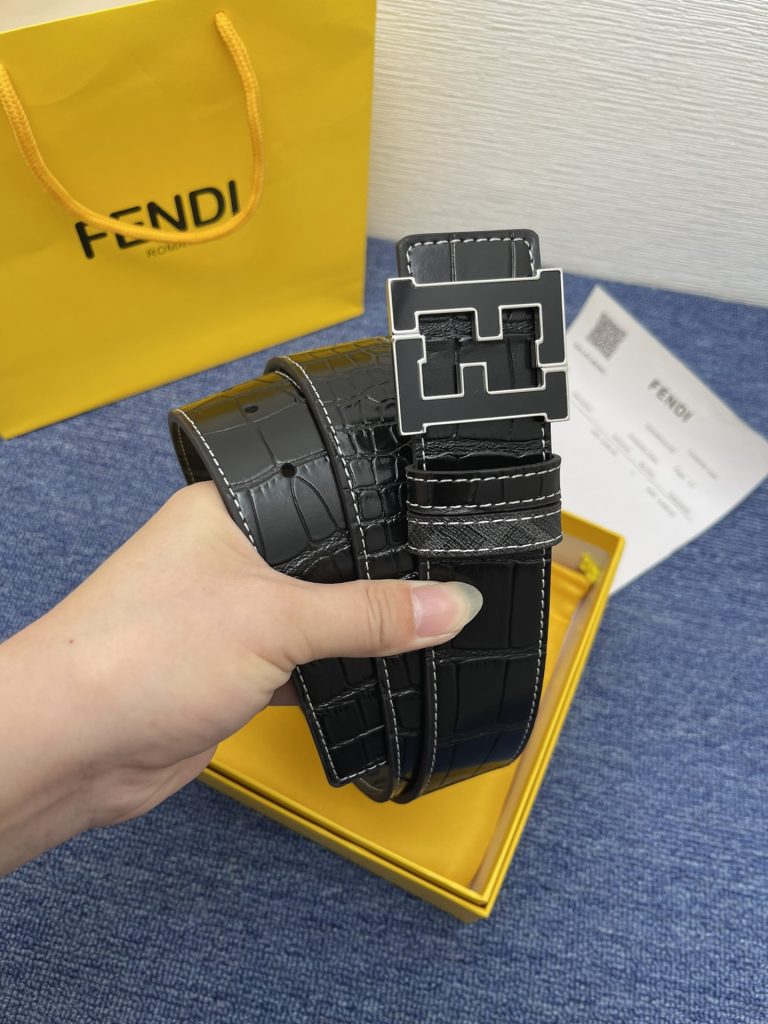 FENDI 40MM Reversible Calfskin Belt