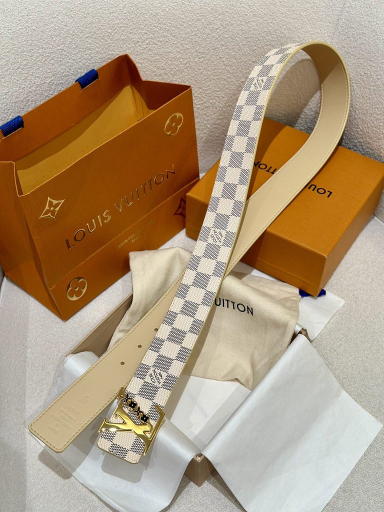 Louis Vuitton New Men’s Reversible Belt