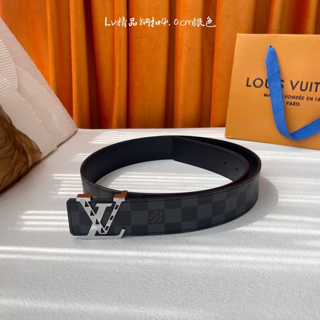 Louis Vuitton New Men’s Reversible Belt