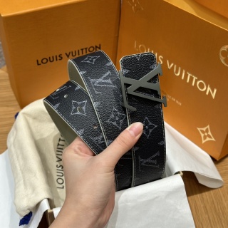 Louis Vuitton New Men’s Reversible Belt – Monogram Eclipse Canvas & Smooth Leather with Enamel Monogram Flower