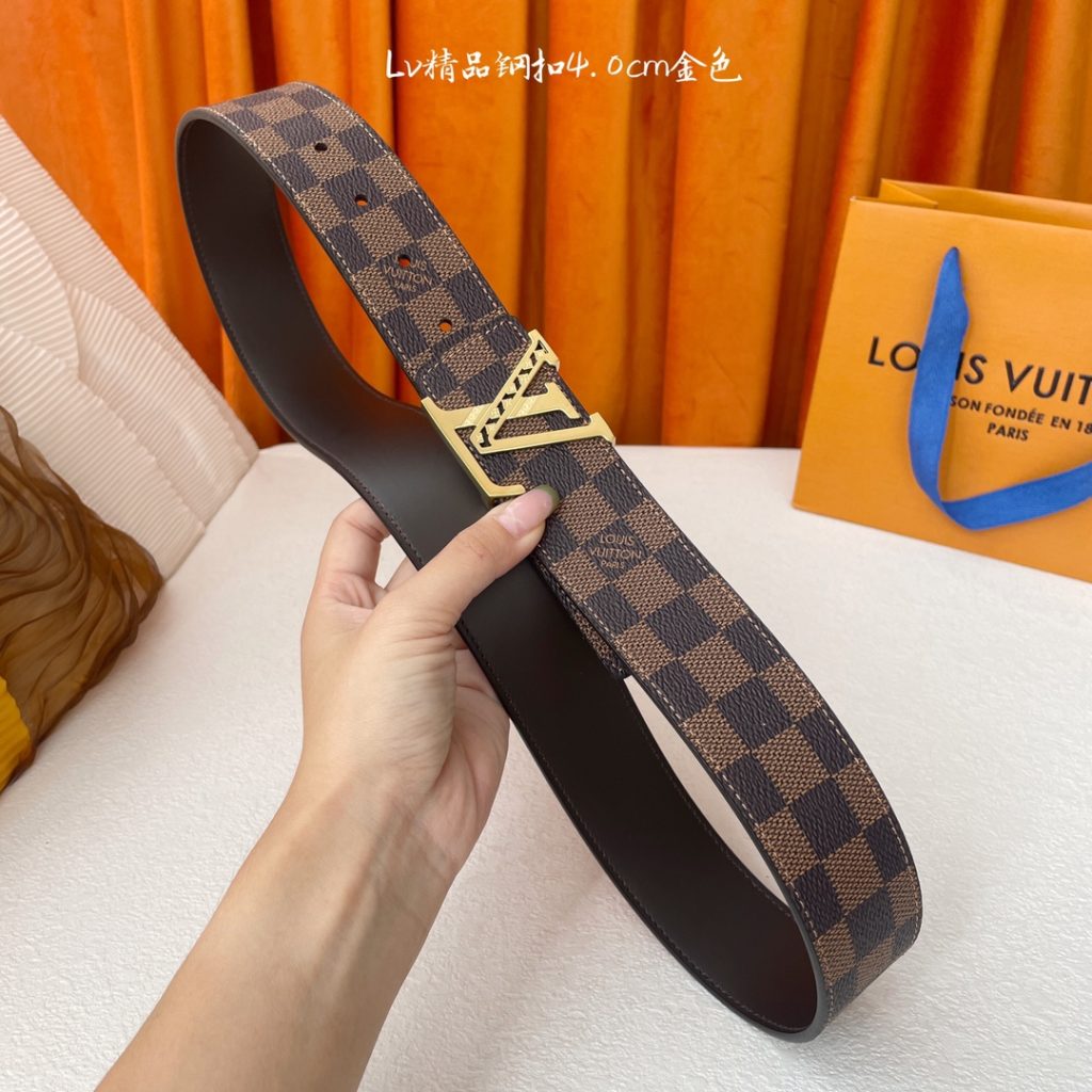 Louis Vuitton Classic Monogram Belt – Reversible with Signature Pattern & Smooth Leather