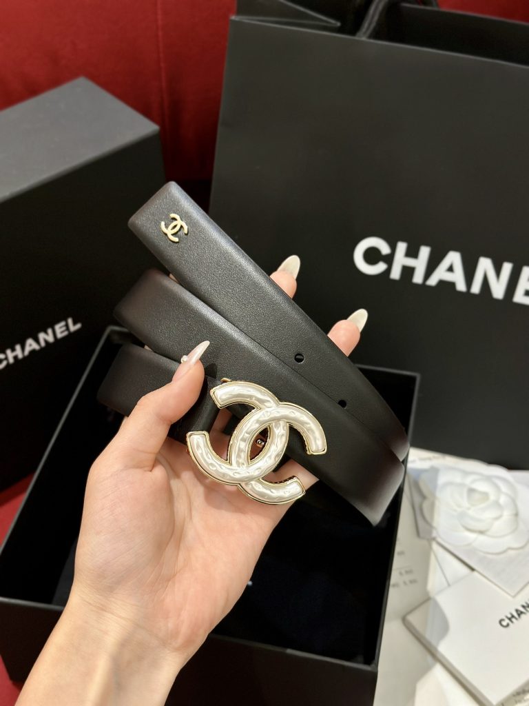 Chanel Women’s Fashion Tail Logo Edition