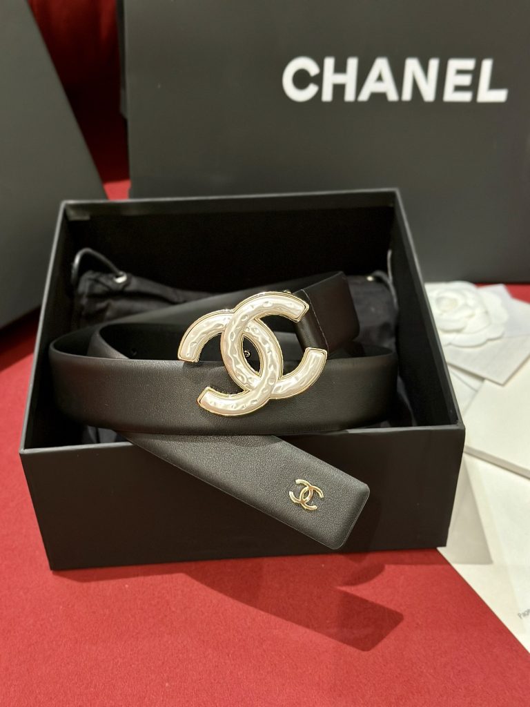 Chanel Women’s Fashion Tail Logo Edition