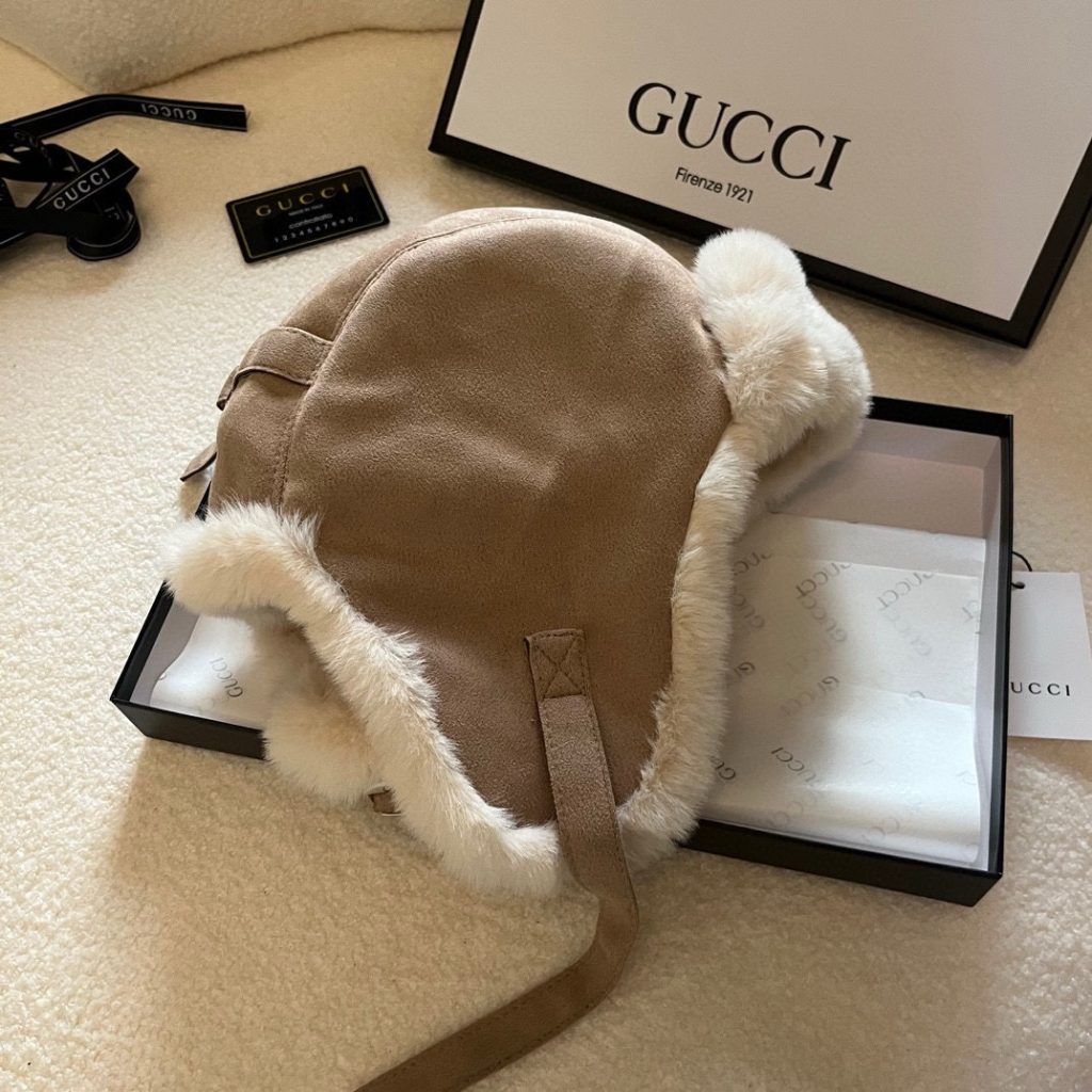 GUCCI Fall/Winter New Ear Protection Hat, with Fleece Lining, Lei Feng Hat.