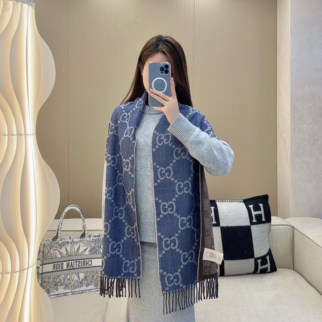 Jacquard denim scarf, 194*34cm.