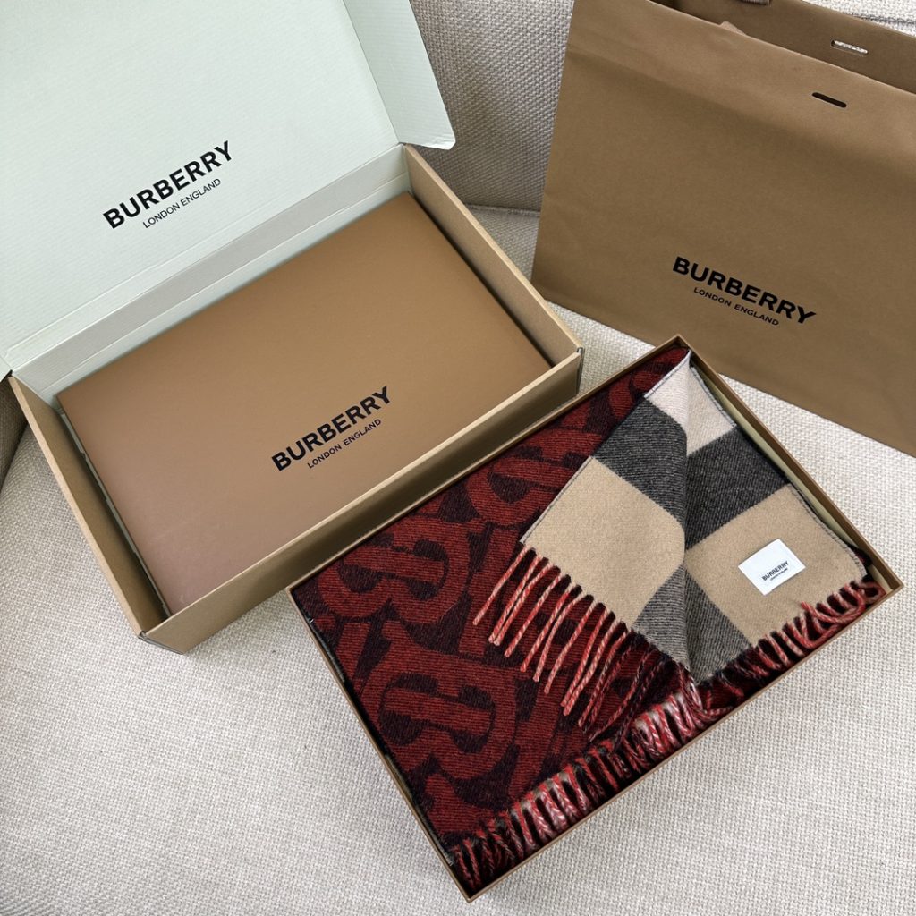 Burberry Double-sided checkered signature scarf, 200*36cm, 100% cashmere, red.