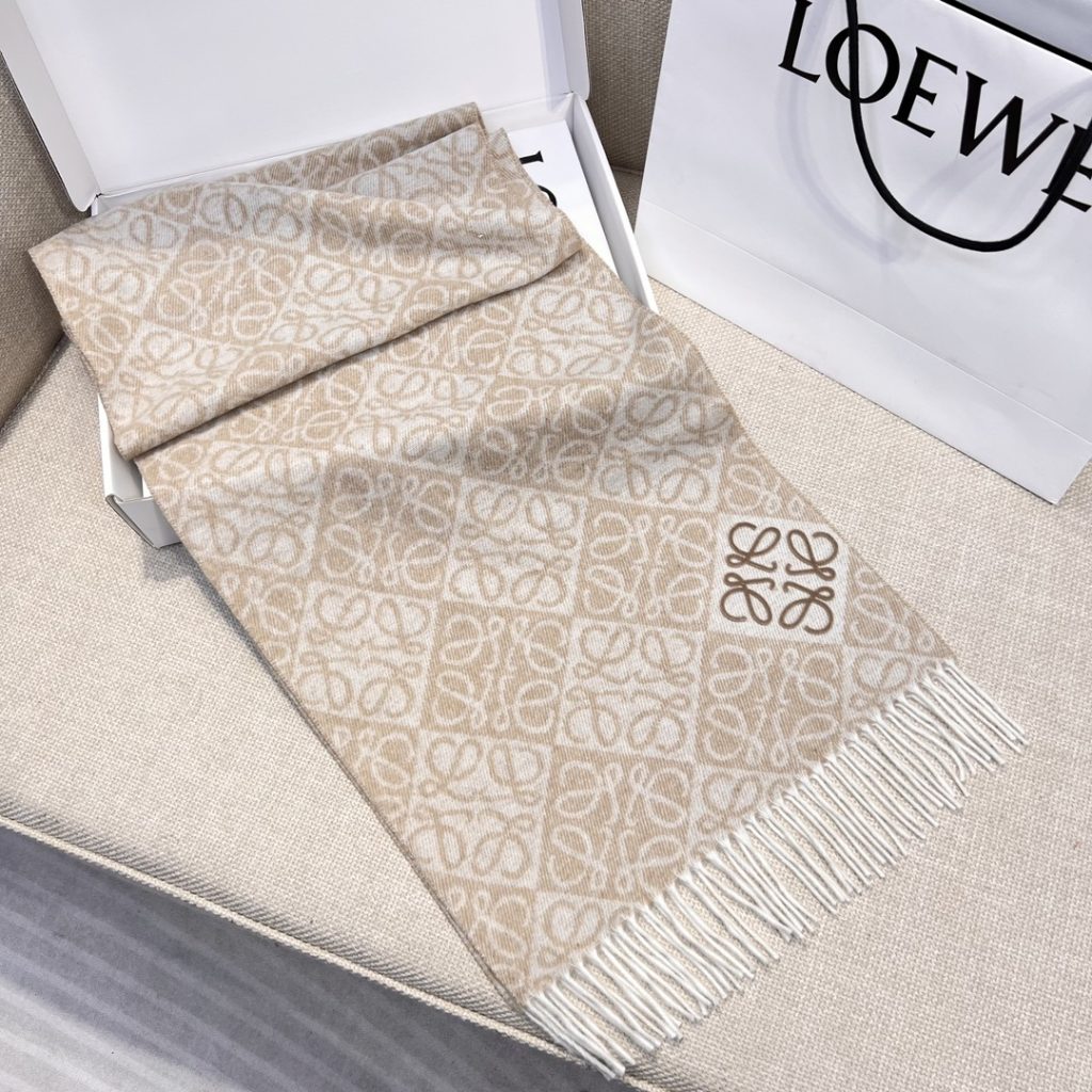 Loewe tufted checkered scarf, 180*38cm, 90% wool, 10% cashmere, khaki.