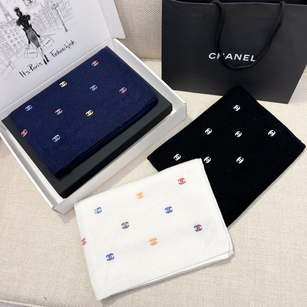 CHANEL Small Chanel 24A embroidered scarf, 175*65cm, 60% cashmere, 40% silk.