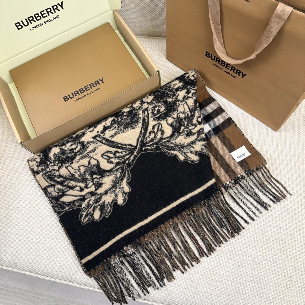 Burberry Warhorse shawl scarf, 210*50cm, 100% cashmere.