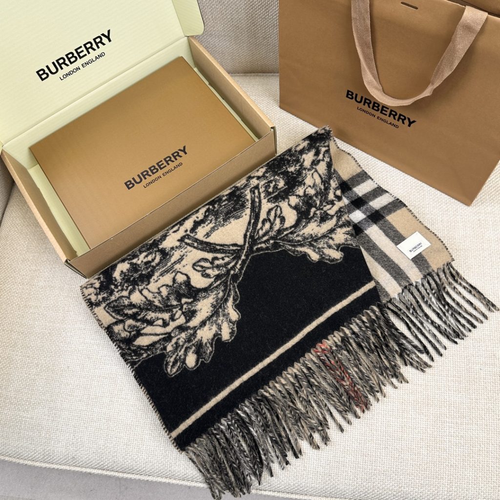 Burberry Warhorse shawl scarf, 210*50cm, 100% cashmere.