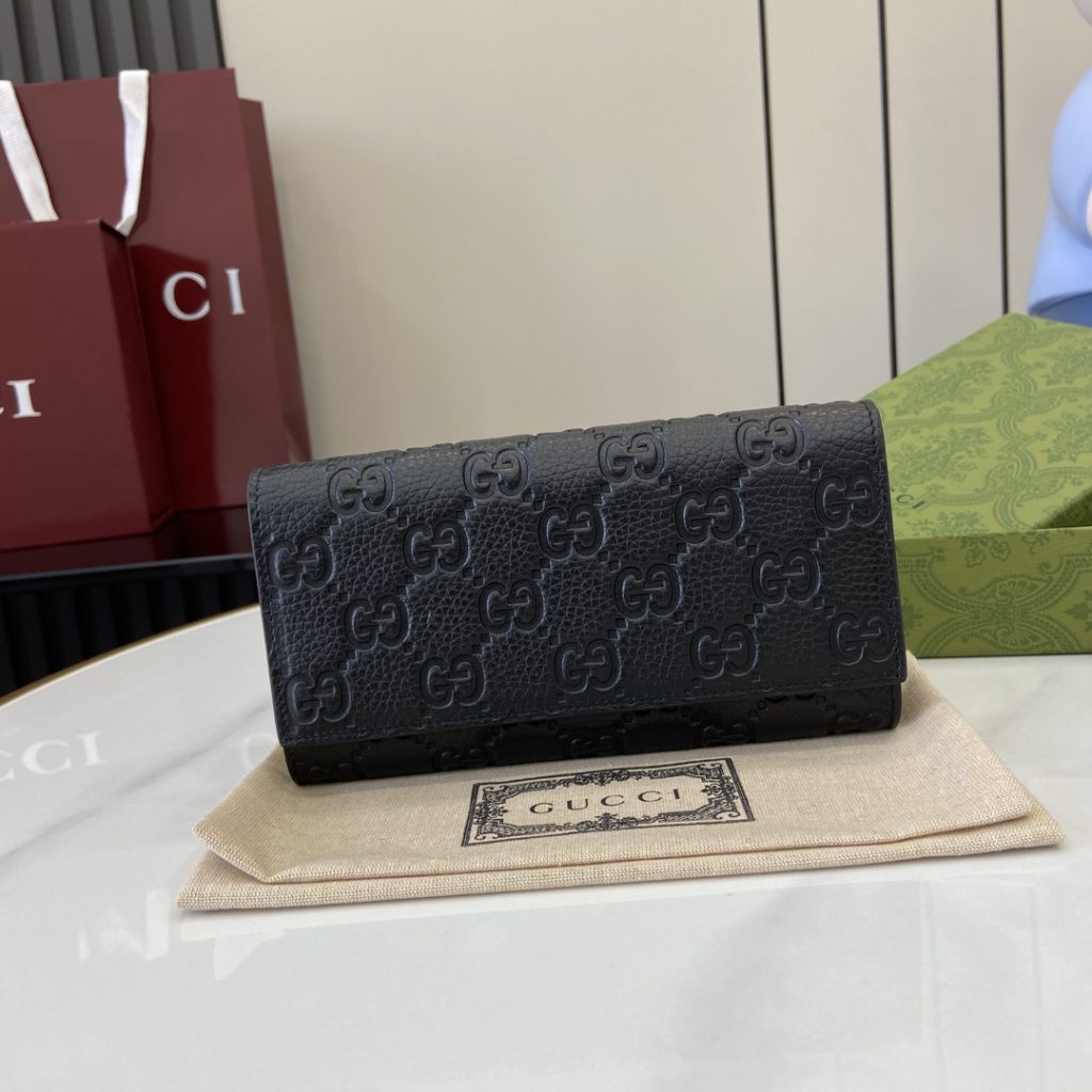 Gucci GG Emblem Wallet Series