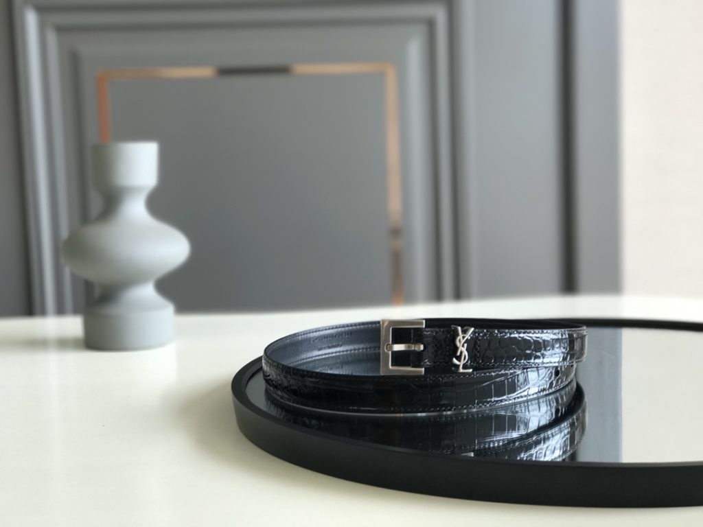 Saint Laurent Women’s Belt – 2.0cm