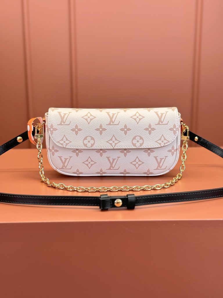 Louis Vuitton WALLET ON CHAIN IVY Bag