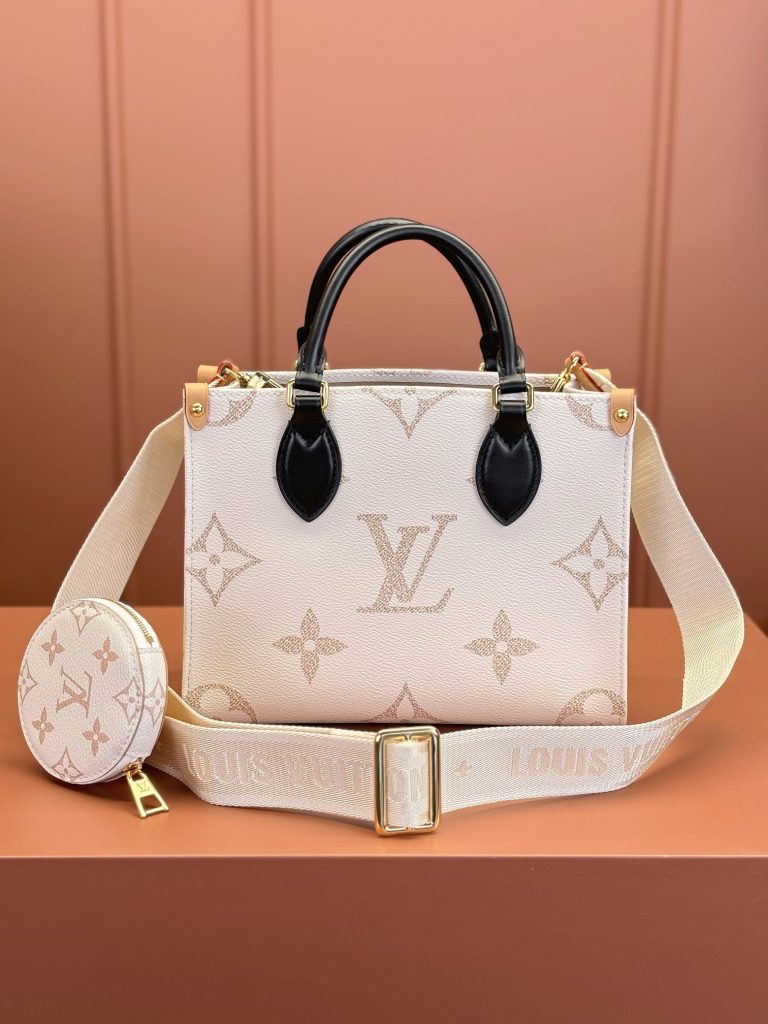 Louis Vuitton ONTHEGO Small Bag